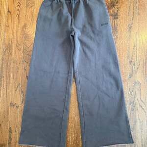 NWT Aritzia Sweatfleece Mega Flutter Cozy Sweatpant